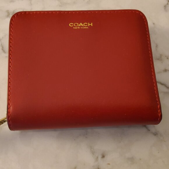 Coach New York Billfold Wallet in Red Like New - Picture 1 of 7